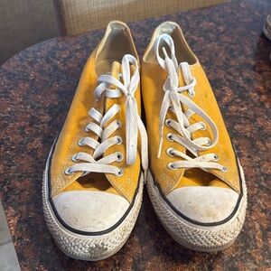 CONVERSE - Men’s 10 Women’s 12